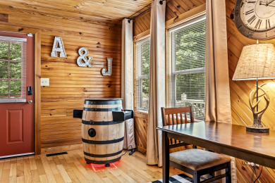 Lake House Romantic hot tub cabin Secluded , , on  in Tennessee - Lakehouse Vacation Rental - Lake Home for rent on LakeHouseVacations.com