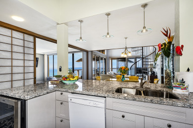 Lake House Kksr#5-304 The Very Best Direct Oceanfront Corner Penthouse in all of Kona, , on  in Hawaii - Lakehouse Vacation Rental - Lake Home for rent on LakeHouseVacations.com