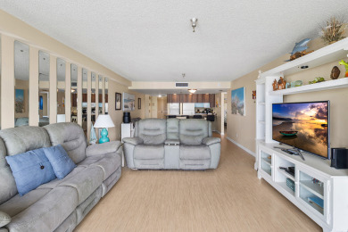 Lake House Beachfront 2BR w Sunrise Balcony and Heated Pool, , on  in Florida - Lakehouse Vacation Rental - Lake Home for rent on LakeHouseVacations.com