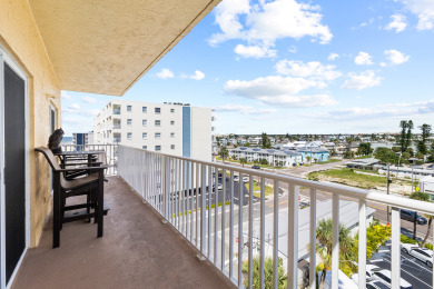 Lake House Beachfront 2BR w Sunrise Balcony and Heated Pool, , on  in Florida - Lakehouse Vacation Rental - Lake Home for rent on LakeHouseVacations.com