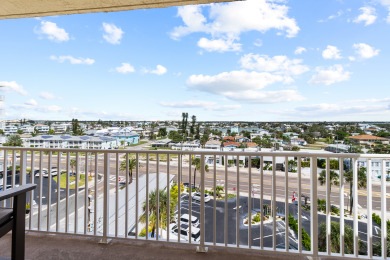 Lake House Beachfront 2BR w Sunrise Balcony and Heated Pool, , on  in Florida - Lakehouse Vacation Rental - Lake Home for rent on LakeHouseVacations.com