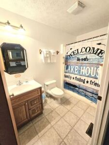  Ad# 3580 lake house for rent on LakeHouseVacations.com, lakehouse, lake home rental, lakehome for rent, vacation, holiday, lodging, lake