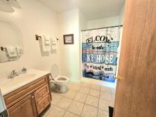  Ad# 3580 lake house for rent on LakeHouseVacations.com, lakehouse, lake home rental, lakehome for rent, vacation, holiday, lodging, lake