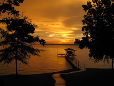 Lakehouse Vacation Rental - Lake Homes for rent on LakeHouseVacations.com, Lake property, Lake House Lake House Rocking L Ranch House On Waterfront, Faces West for Gorgeous Sunsets!, on Cedar Creek Lake in Texas - Lakehouse Vacation Rental - Lake Home for rent on LakeHouseVacations.com
