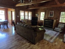  Ad# 7368 lake house for rent on LakeHouseVacations.com, lakehouse, lake home rental, lakehome for rent, vacation, holiday, lodging, lake
