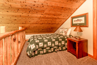 Lake House Pet Friendly Chalet in Roslyn Ridge! Summer Pool Fire Pit WiFi, , on Lake Cle Elum in Washington - Lakehouse Vacation Rental - Lake Home for rent on LakeHouseVacations.com