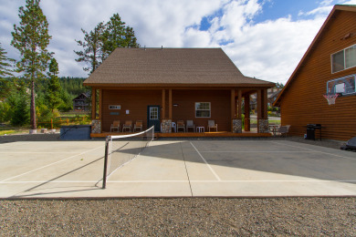 Lake House Awesome Cabin in Roslyn Ridge! 3BR2.5BA, Hot Tub, Pickleball Court, Specials, , on Lake Cle Elum in Washington - Lakehouse Vacation Rental - Lake Home for rent on LakeHouseVacations.com