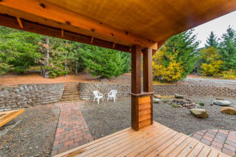 Lake House Family friendly Cabin in Roslyn Ridge! WiFi Private Hot Tub Summer Pool!, , on Lake Cle Elum in Washington - Lakehouse Vacation Rental - Lake Home for rent on LakeHouseVacations.com