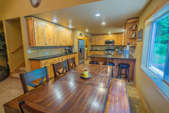  Ad# 9435 lake house for rent on LakeHouseVacations.com, lakehouse, lake home rental, lakehome for rent, vacation, holiday, lodging, lake
