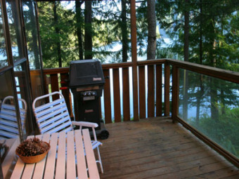 Lake House North Lake 1 Bedroom Water Front Retreat on the Sunshine Coast, , on North Lake in British Columbia - Lakehouse Vacation Rental - Lake Home for rent on LakeHouseVacations.com