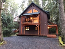 Lake House Mt. Baker Lodging Cabin #69 - Hot Tub, Wifi, Fireplace, Bbq, Sleeps 8!, , on Nooksack River in Washington - Lakehouse Vacation Rental - Lake Home for rent on LakeHouseVacations.com