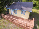 Super cute lake view cottage located in Neotsu with close beach access, on Devils Lake, Lake Home rental in Oregon