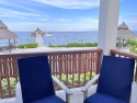 Oceanfront 2 bed2 bath Velento#2private dock, pool, free paddleboards, on , Lake Home rental in Belize District