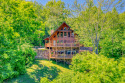5 Bedroom Smoky Mountain Cabin with Hot Tub, Close to Downtown Gatlinburg, on West Prong Little Pigeon River - Gatlinburg, Lake Home rental in Tennessee