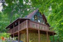 A Secluded Retreat is a private 2 bedroom cabin minutes from Pigeon Forge., on West Prong Little Pigeon River, Lake Home rental in Tennessee