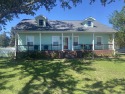 Starfish Cottage is a gem with a beach view, on , Lake Home rental in Mississippi