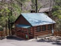 Gatlinburg Romantic Log Cabin, less than 1 mile to Park, Trolley and Downtown, on West Prong Little Pigeon River - Gatlinburg, Lake Home rental in Tennessee