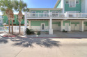 Short distance to the beach, community pool, Sleeps 7!, on Gulf of Mexico - Port Aransas, Lake Home rental in Texas