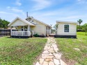 2 bed 1 bath, huge yard, screened porch with ceiling fans, near the boat ramp, on , Lake Home rental in Texas